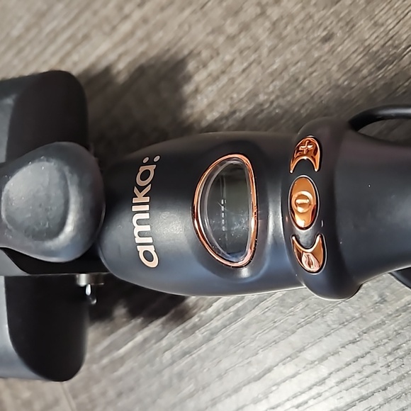 COPY - AMIKA HIGH TIDE DEEP  BEACH WAVER 3 BARREL CURLING IRON - Picture 4 of 10